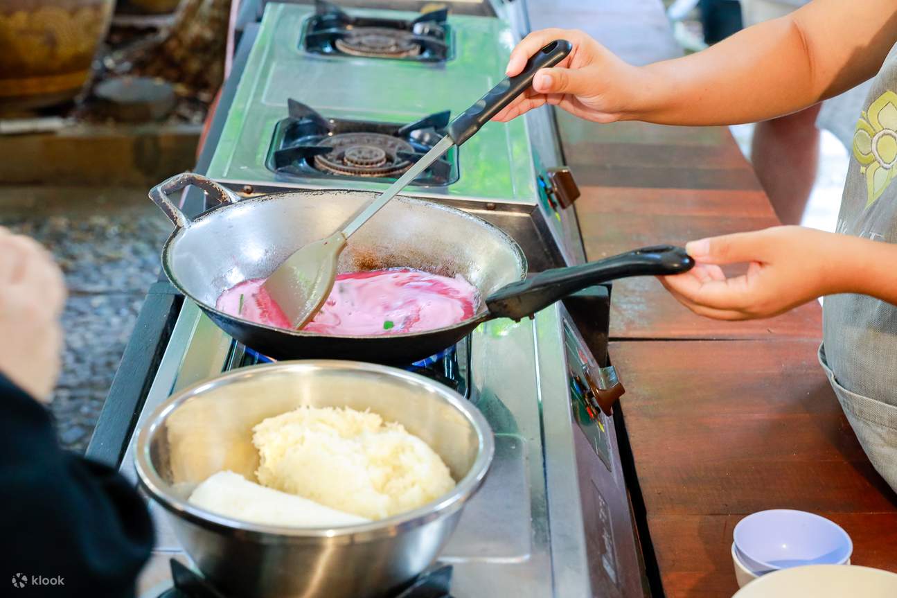 House of Taste | Lớp học nấu ăn Thái thực hành & Tour Chợ